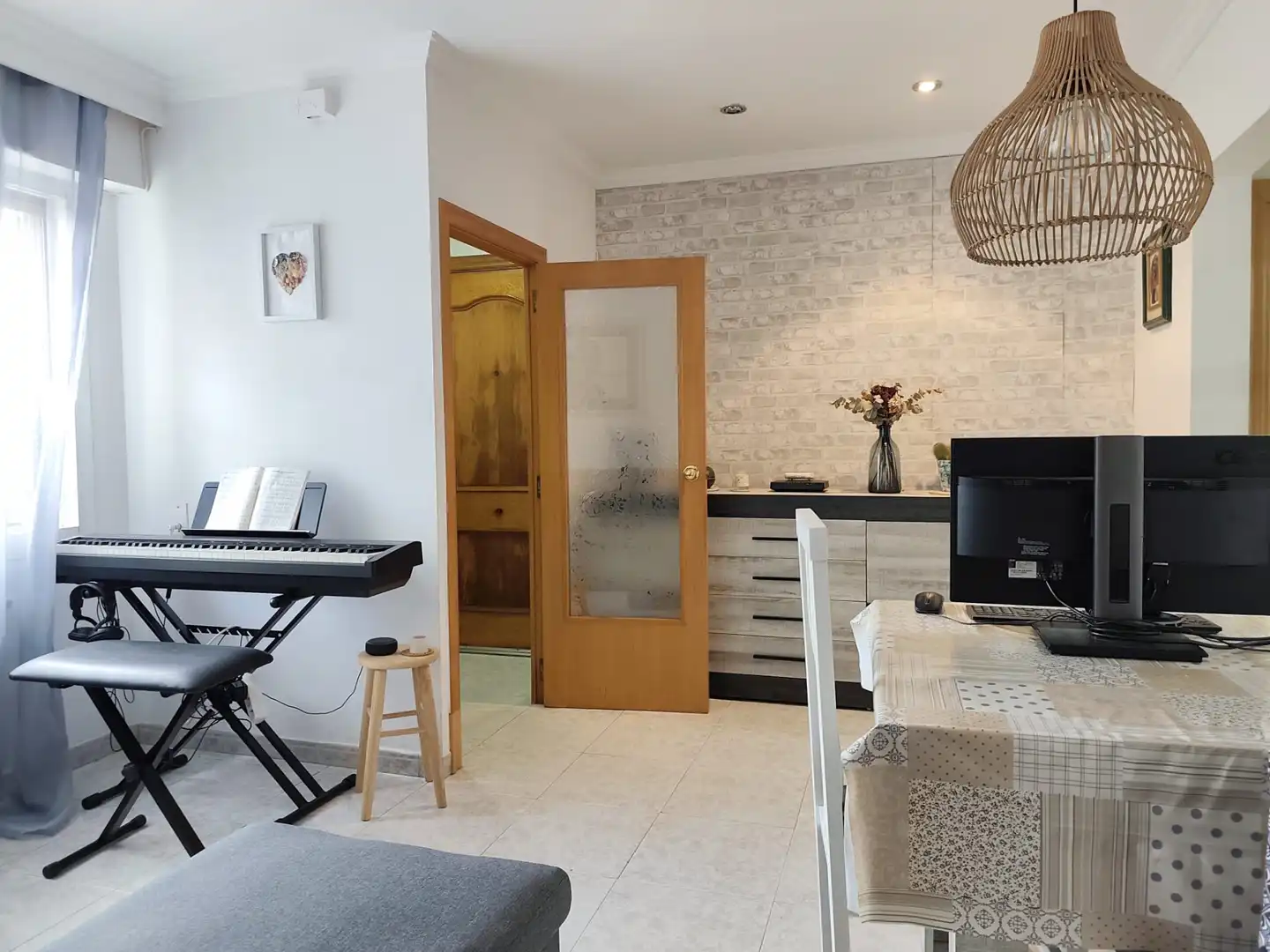 Comedor de Piso en venta en Girona con Calefacción, Amueblado y Horno