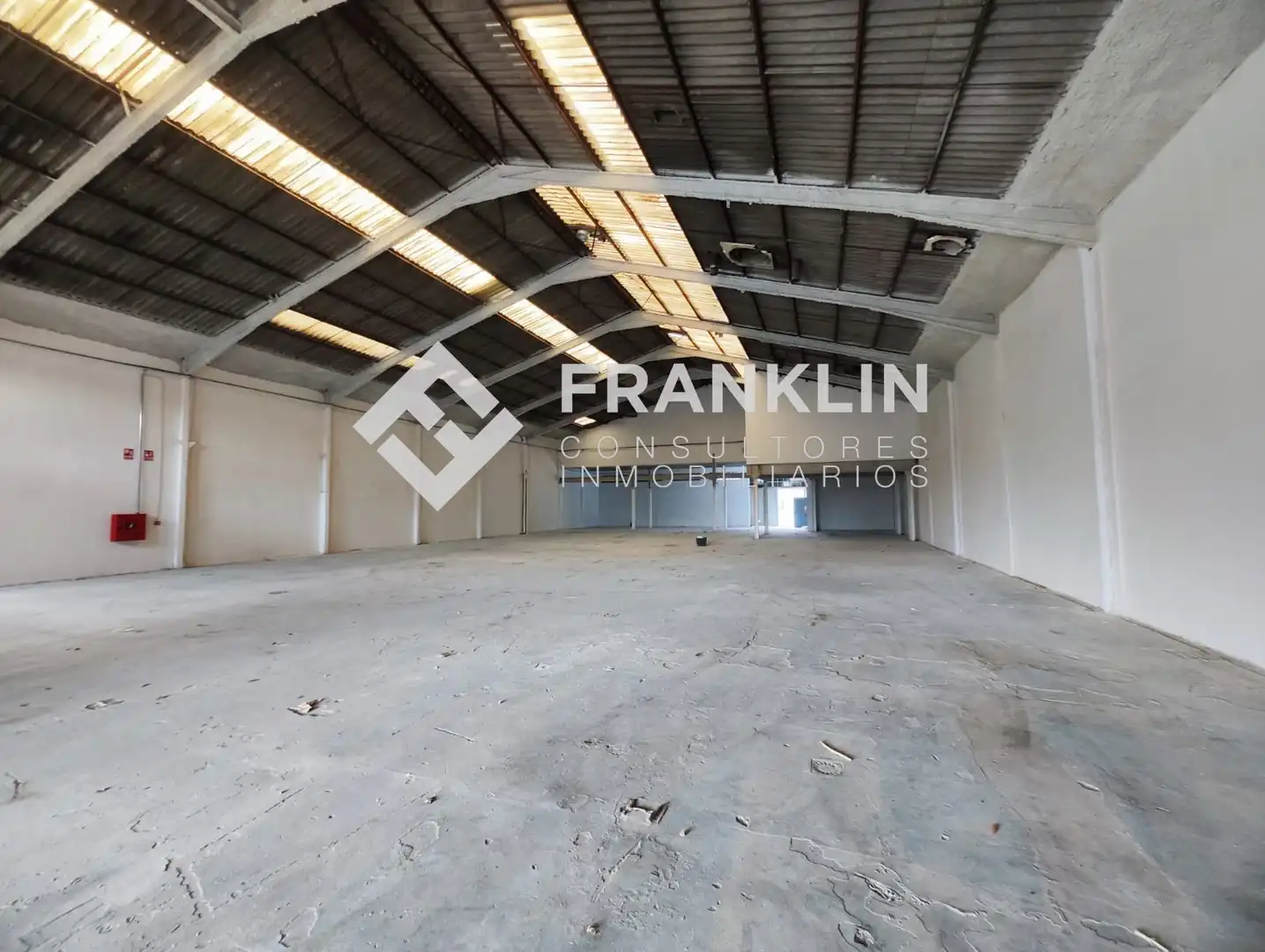 Fabrikhallen zur Miete in Carrer Cantàbria, 13, Parc Central