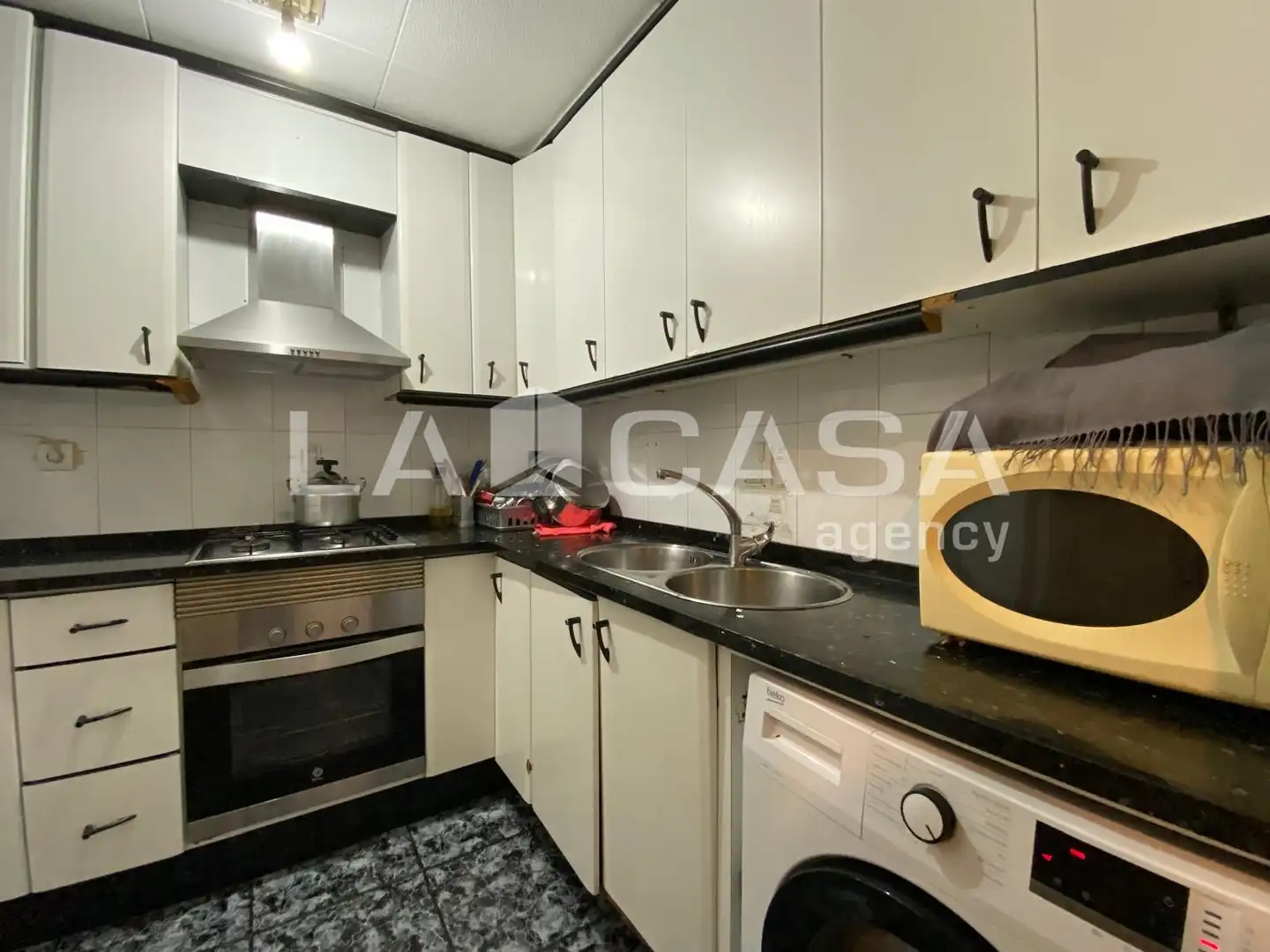 Cocina de Piso en venta en Santa Coloma de Gramenet