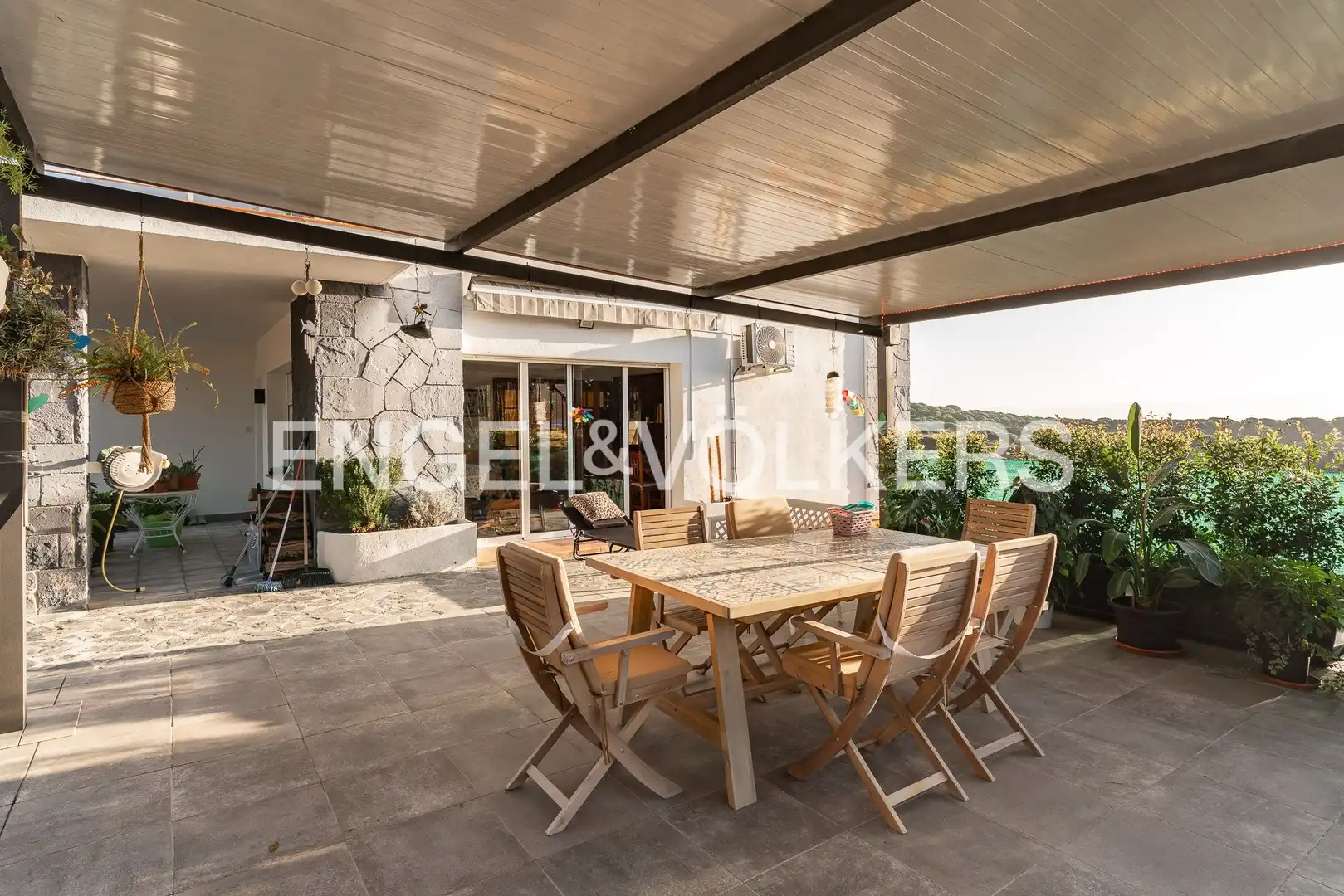 Casa amb terrassa en venda a Carrer Llorenç Trias