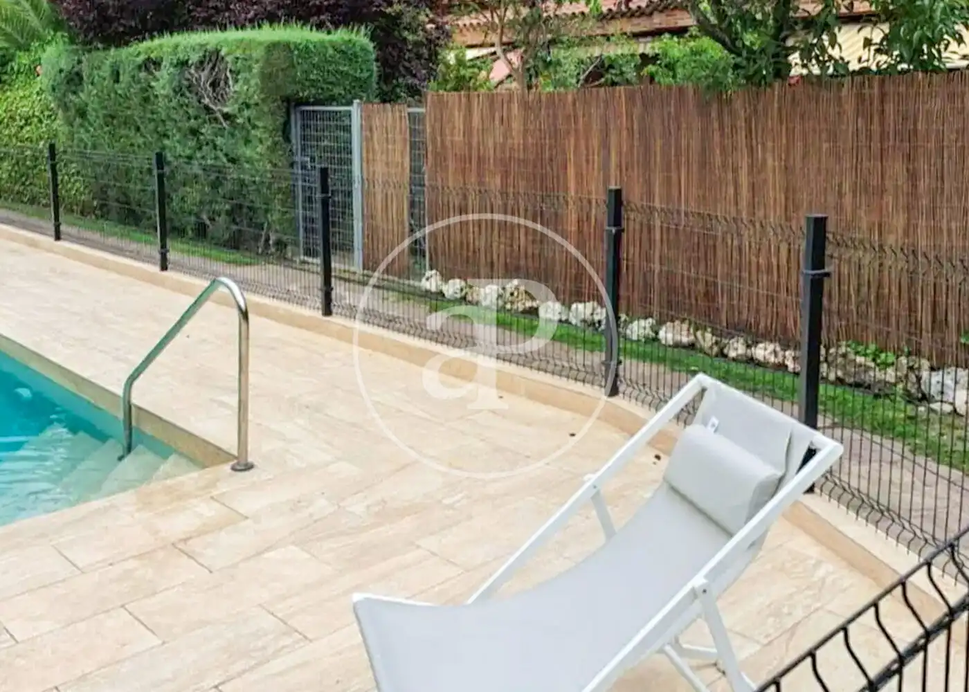 Schwimmbecken von Wohnung zum Verkauf in Majadahonda mit Klimaanlage, Heizung und Privatgarten
