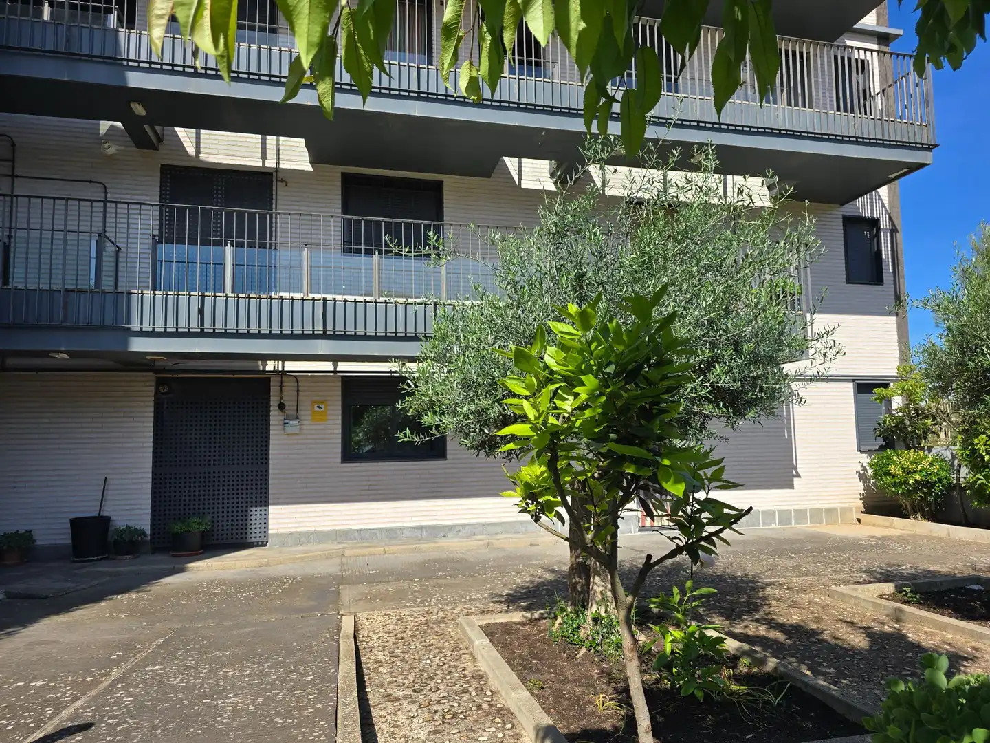 Vista exterior de Piso en venta en Mondéjar con Calefacción