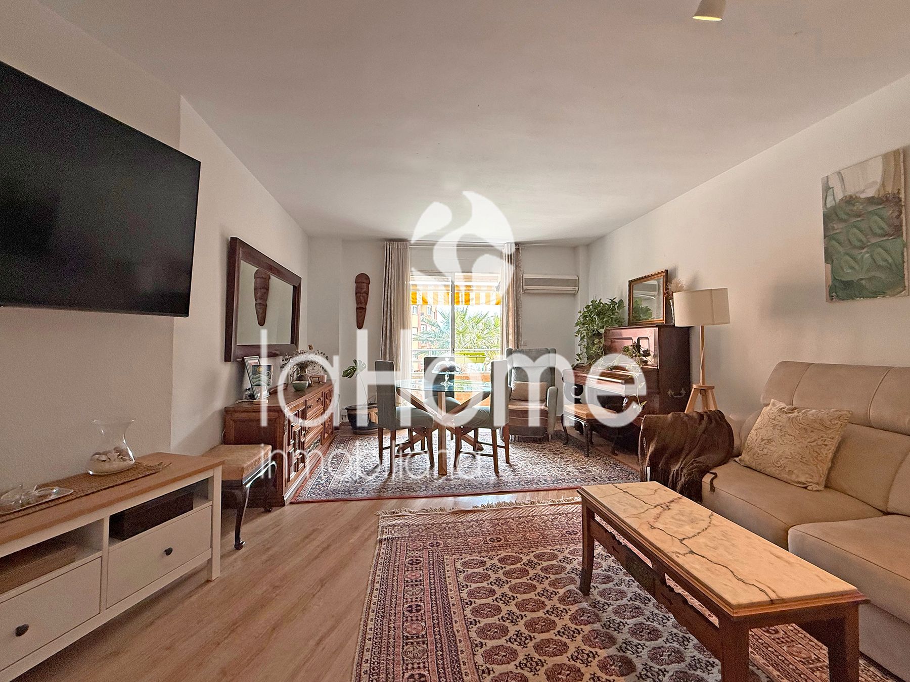 Living room of Flat for sale in La Pobla de Vallbona  with Air Conditioner, Heating and Terrace