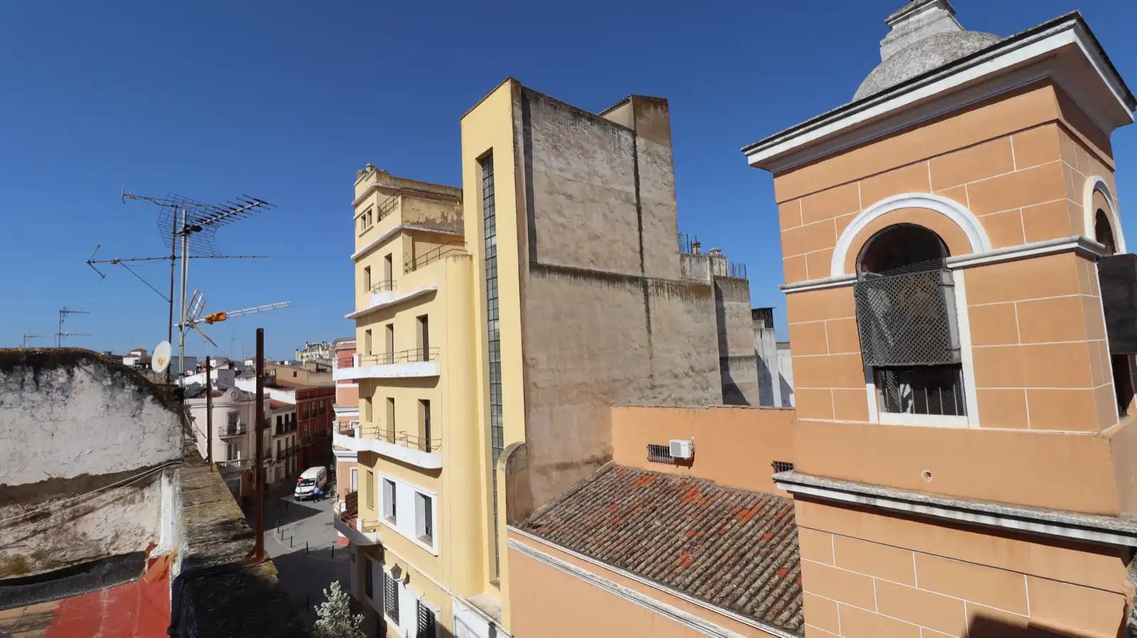 Vista exterior de Edificio en venta en Badajoz