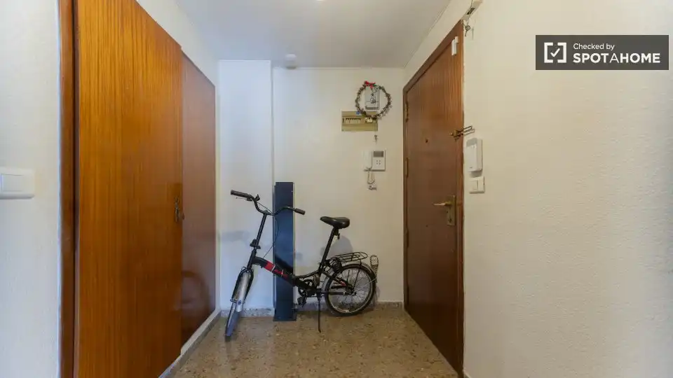 Wohnung zur Miete in Valencia mit Klimaanlage, Heizung und Möbliert