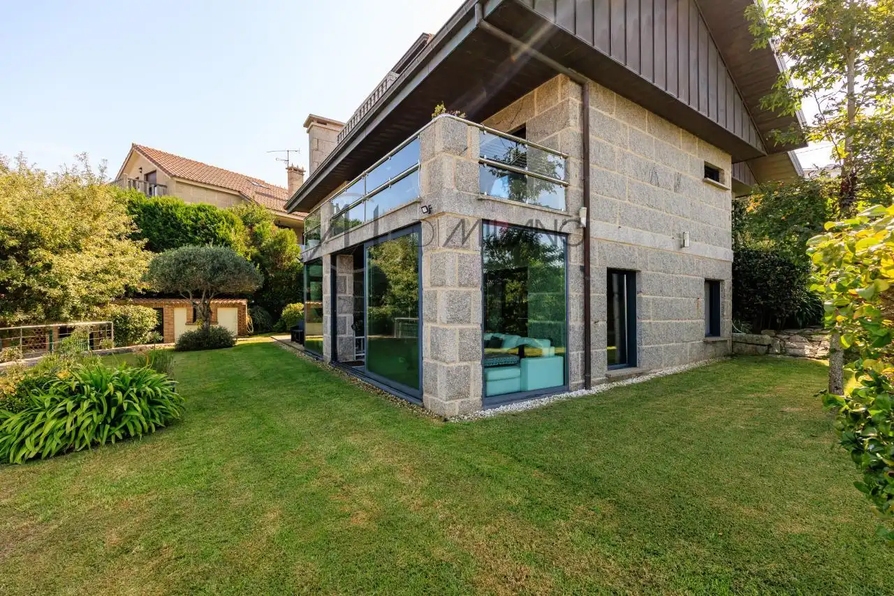 Jardín de Casa o chalet en venta en Nigrán con Calefacción, Jardín privado y Parquet