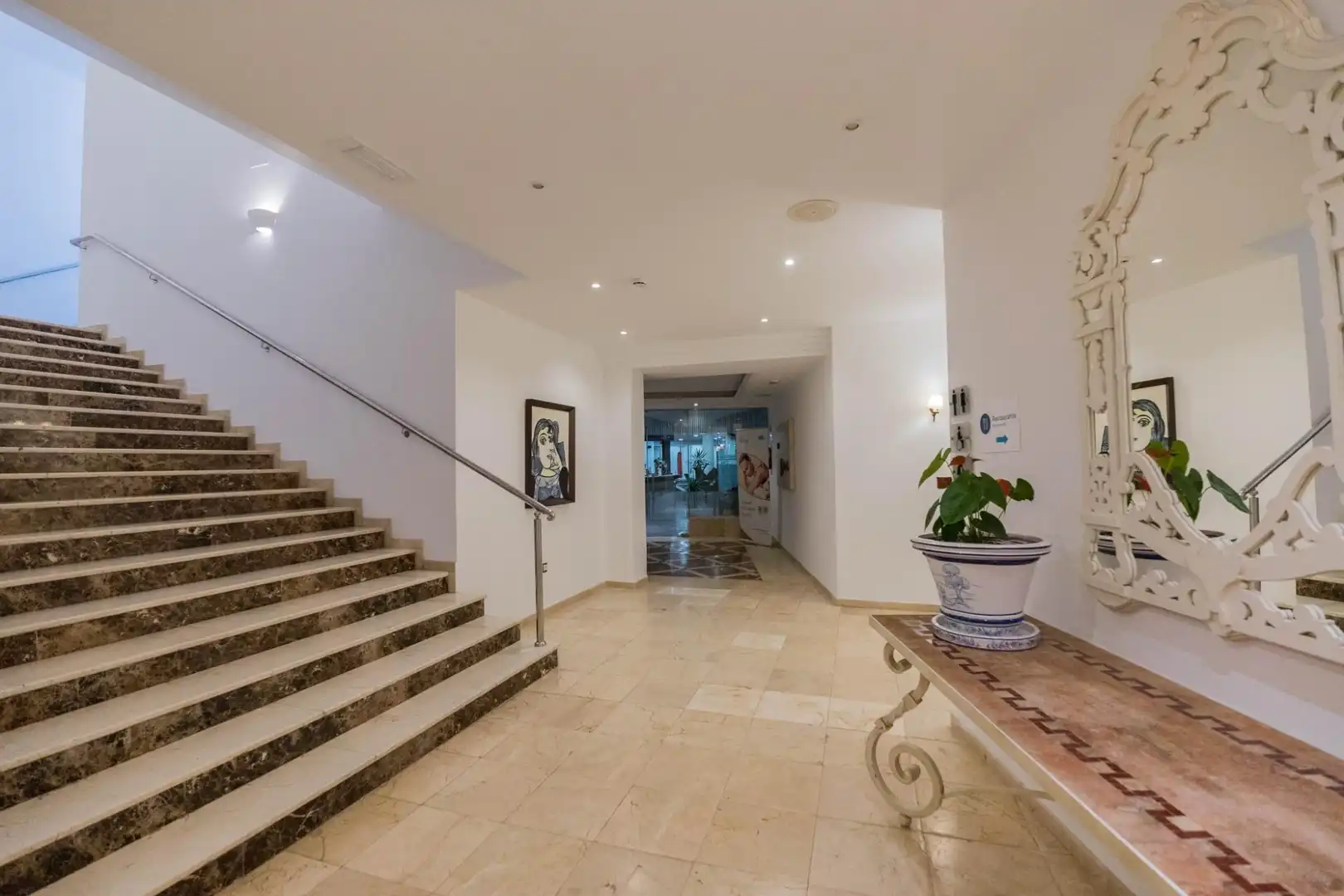 Flat for sale in Benahavís  with Air Conditioner, Heating and Private garden