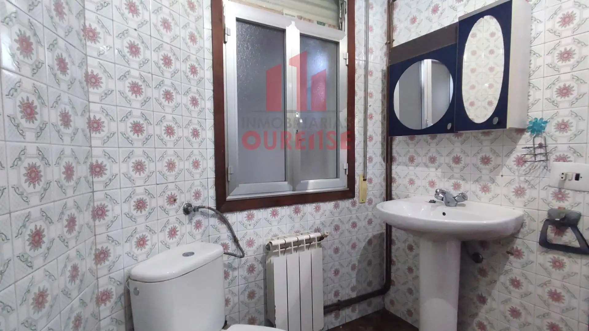 Baño de Piso de alquiler en Ourense Capital  con Calefacción, Amueblado y Balcón