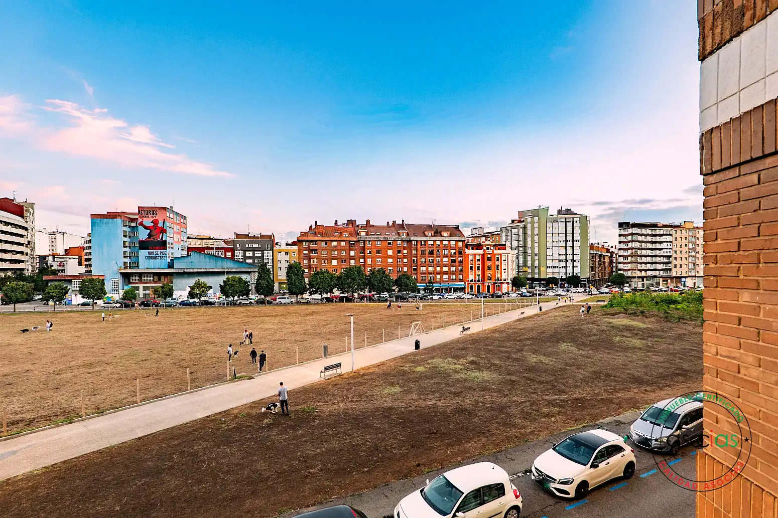 Vista exterior de Piso en venta en Gijón  con Calefacción, Parquet y Amueblado