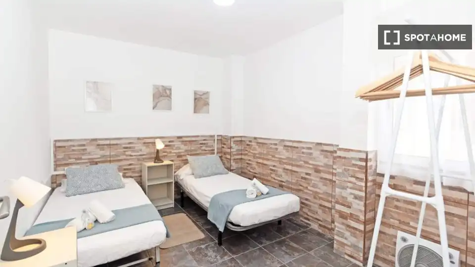Bedroom of Flat for rent in Valencia  with Air Conditioner, Heating and Furnished