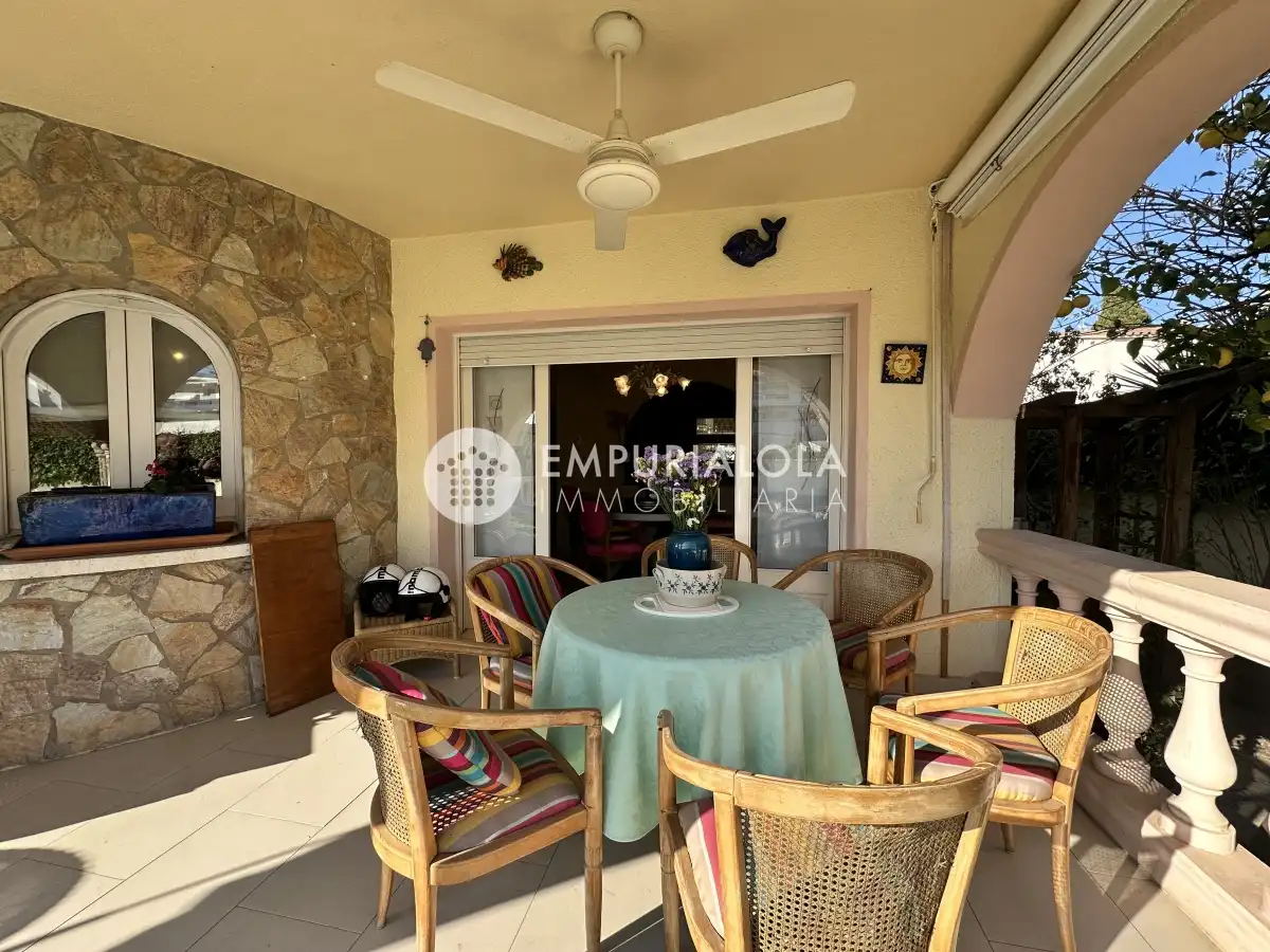Terrassa de Casa o xalet en venda en Empuriabrava amb Aire condicionat, Jardí privat i Piscina