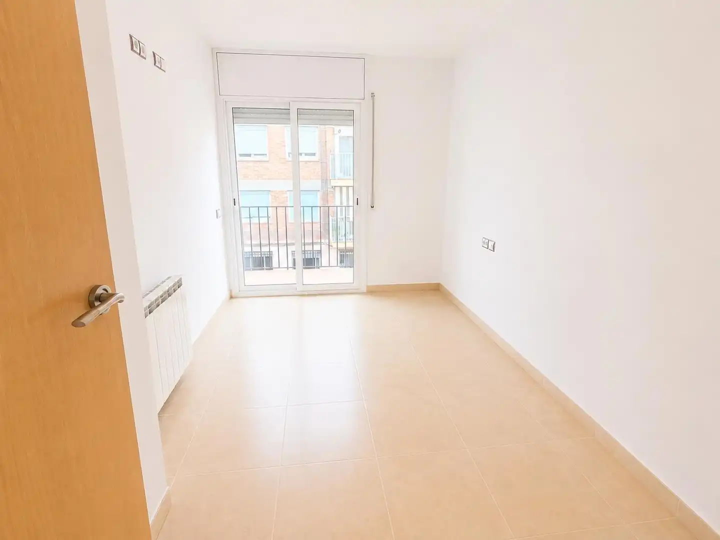Habitación de Ático en venta en Rubí con Calefacción, Terraza y Balcón
