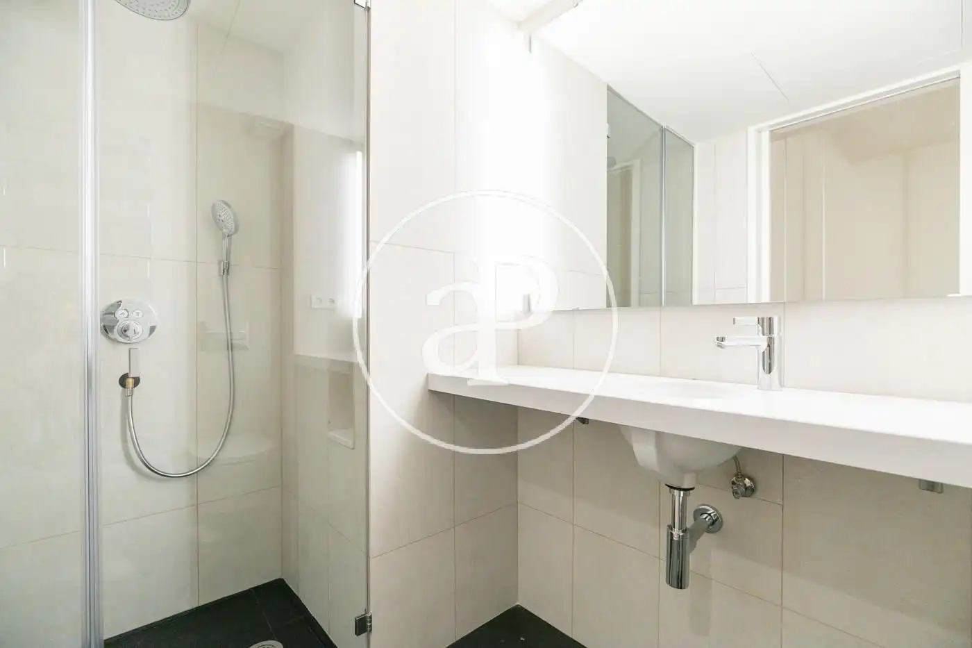 Baño de Dúplex en venta en Barcelona con Aire acondicionado, Calefacción y Terraza