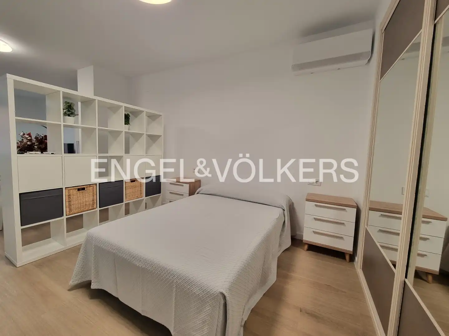 Schlafzimmer von Wohnungen zur Miete in Sevilla mit Klimaanlage und Heizung