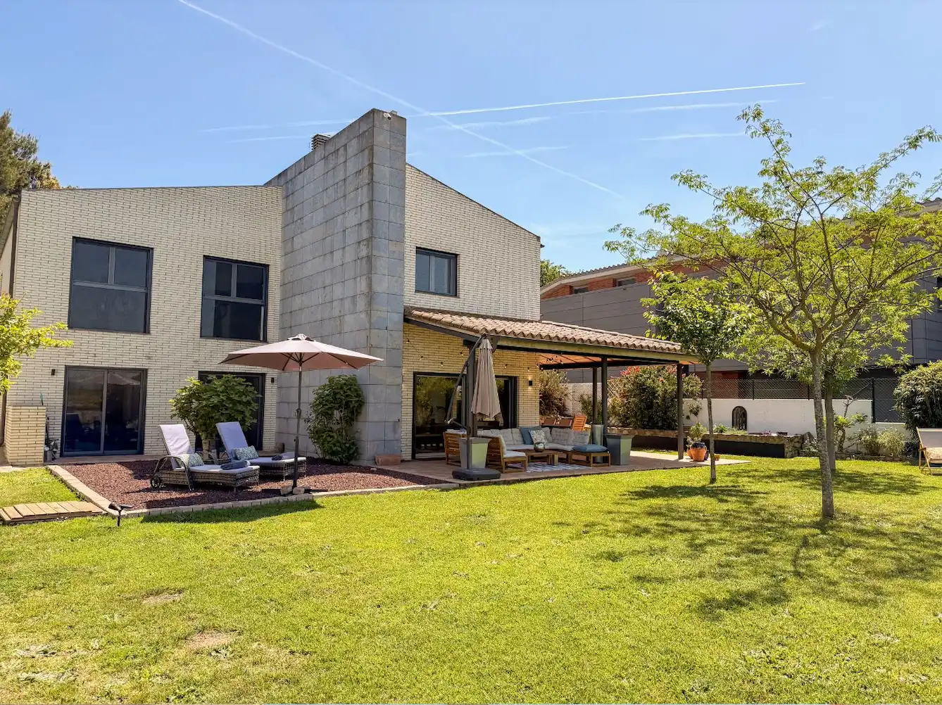 Vista exterior de Casa o chalet en venta en Celrà con Aire acondicionado, Calefacción y Jardín privado