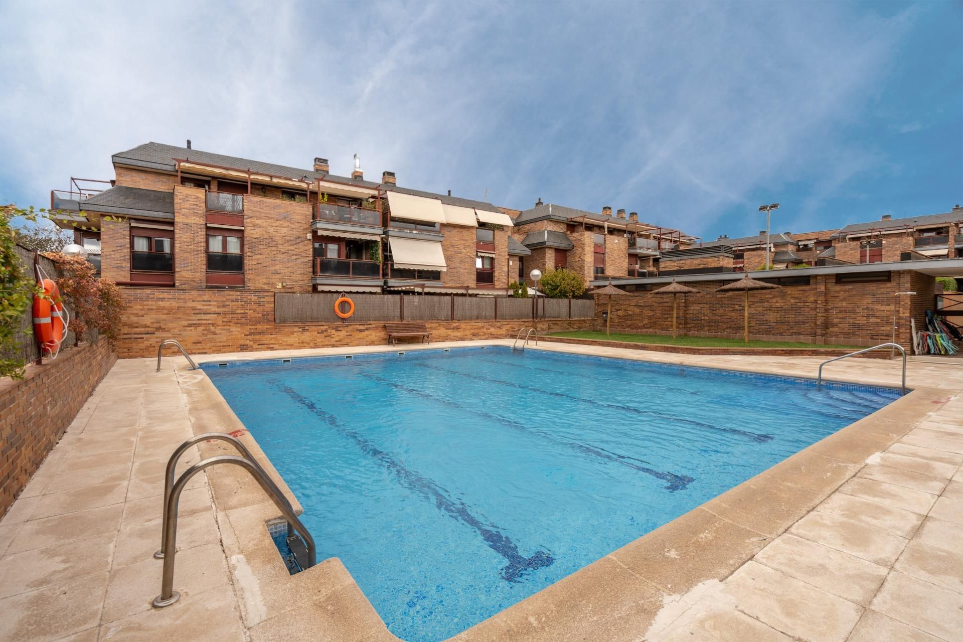 Swimming pool of Flat for sale in Las Rozas de Madrid  with Air Conditioner, Heating and Private garden