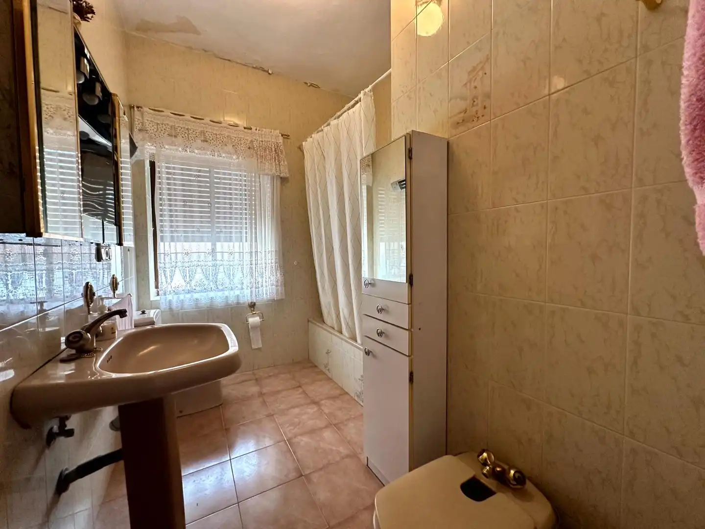 Baño de Casa o chalet en venta en Madroñera con Aire acondicionado, Calefacción y Jardín privado
