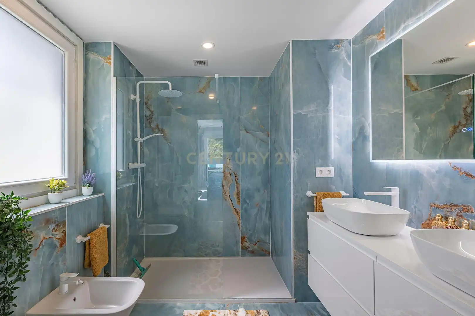 Baño de Apartamento en venta en Benahavís con Aire acondicionado, Trastero y Lavadora