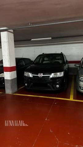 Garaje en Venta en  Carrer de Santa Teresa en Diagonal - Colomeres