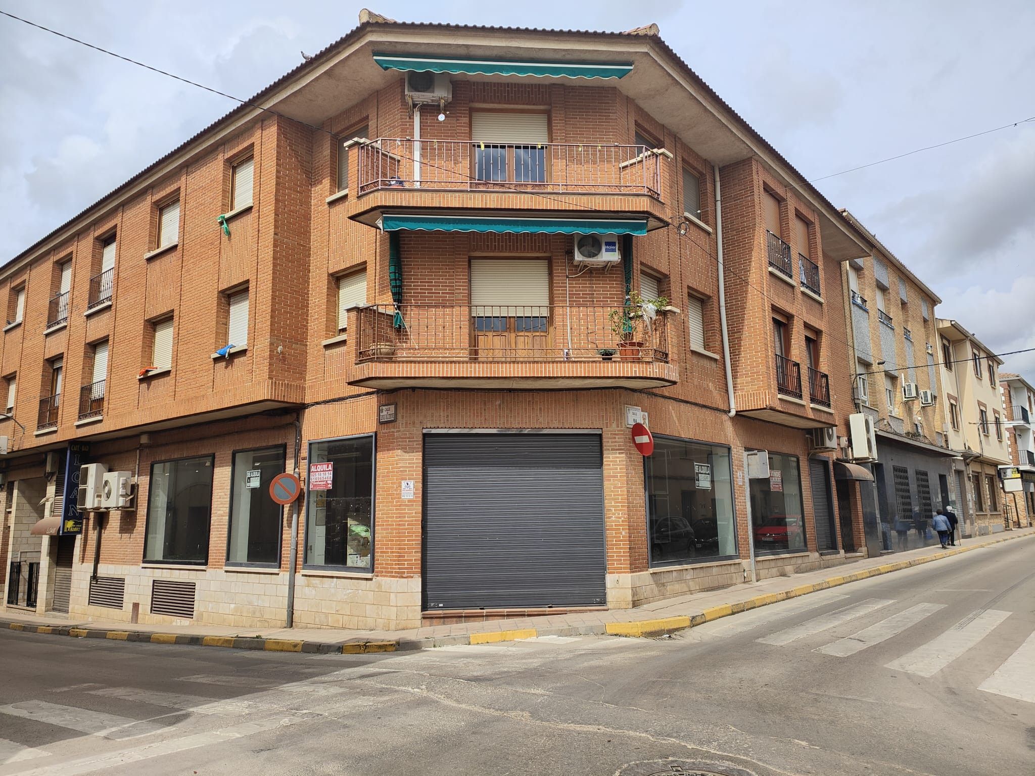 Vista exterior de Local de alquiler en Corral de Almaguer