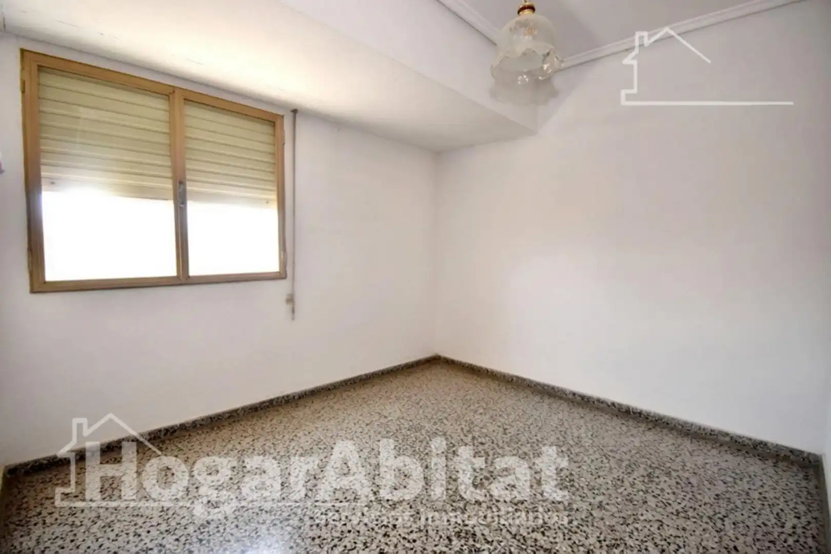 Habitación de Piso en venta en Castellón de la Plana / Castelló de la Plana con Aire acondicionado, Calefacción y Amueblado