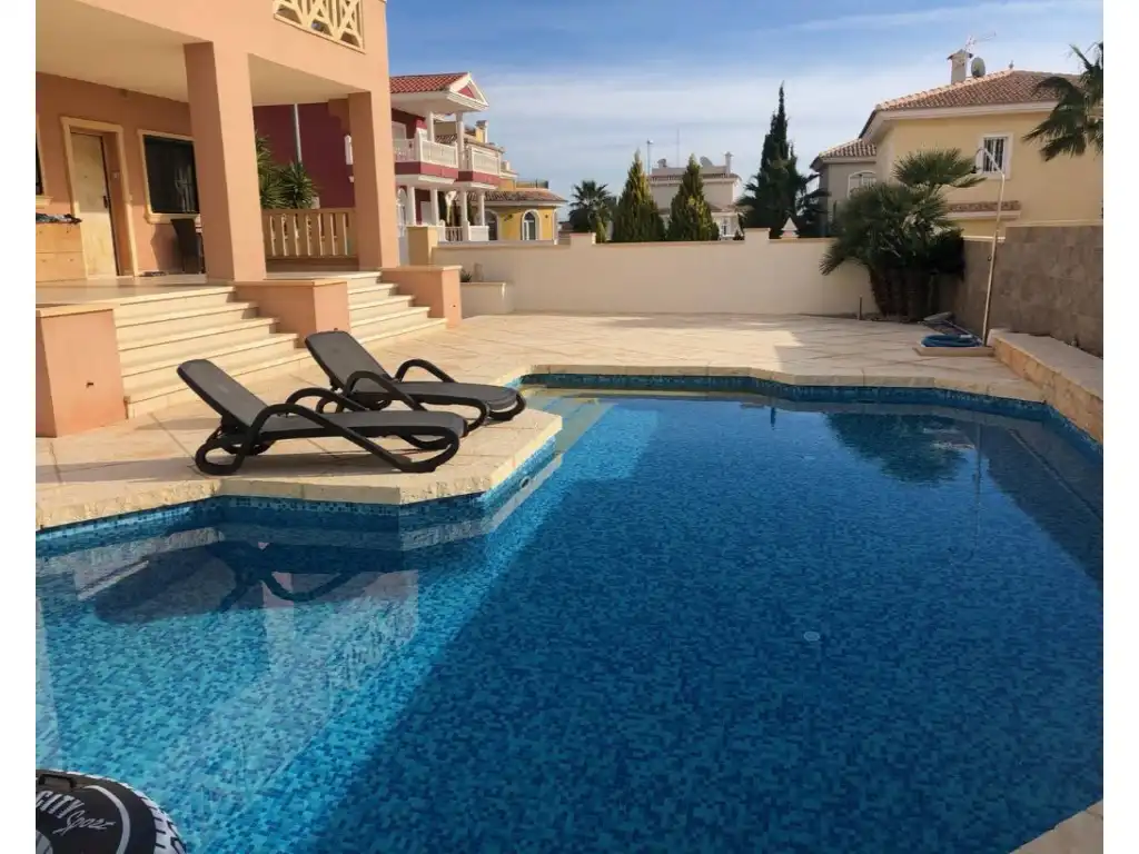 Piscina de Casa o xalet en venda en Rojales amb Jardí privat, Terrassa i Moblat