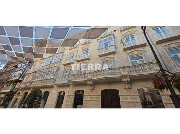 Oficina amb ascensor en venda a Calle carmen