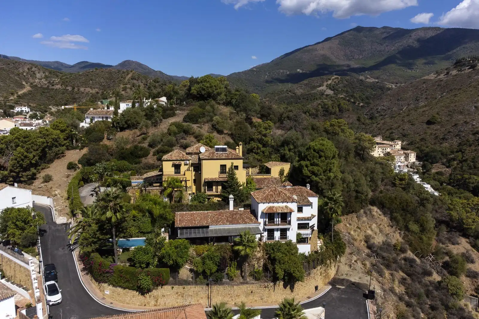 Vista exterior de Casa o chalet en venta en Igualeja con Aire acondicionado, Jardín privado y Piscina