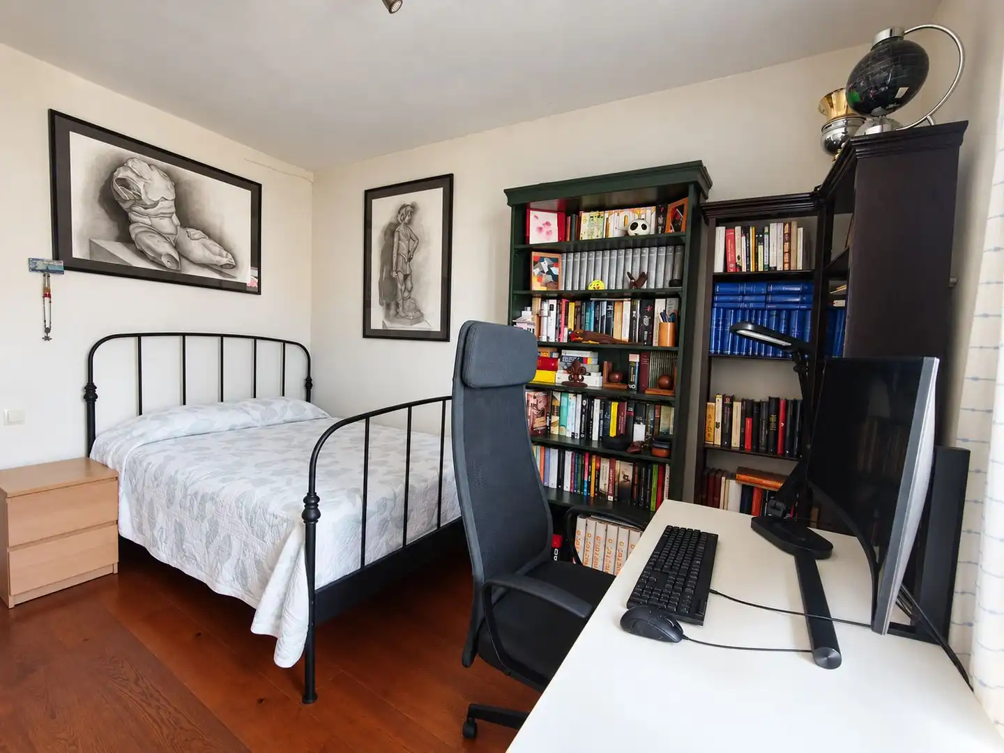 Dormitori de Apartament en venda en Barcelona