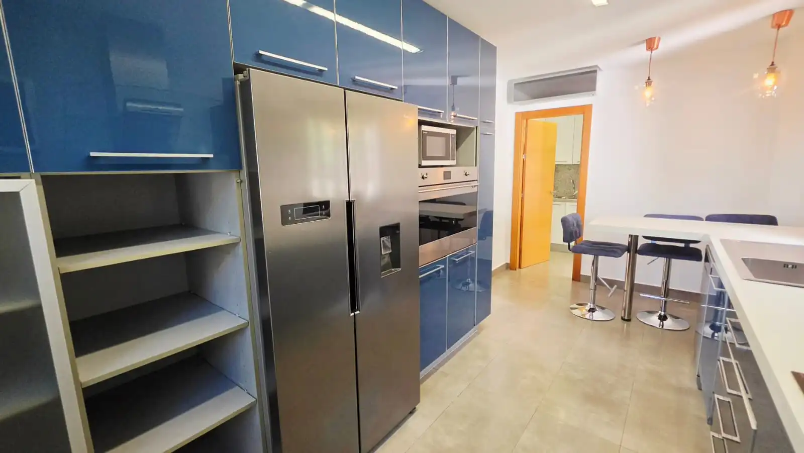 Cuina de Casa o xalet en venda en Fuengirola amb Aire condicionat, Jardí privat i Terrassa