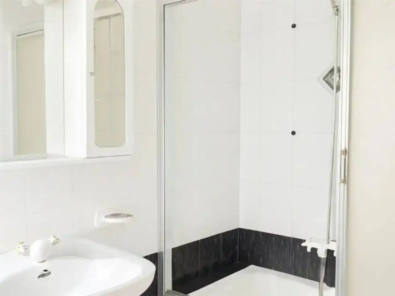 Bathroom of Houses for sale in Sariegos, León
