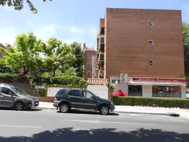 Piso en venta en C/ Nardos, Valderas - Los Castillos