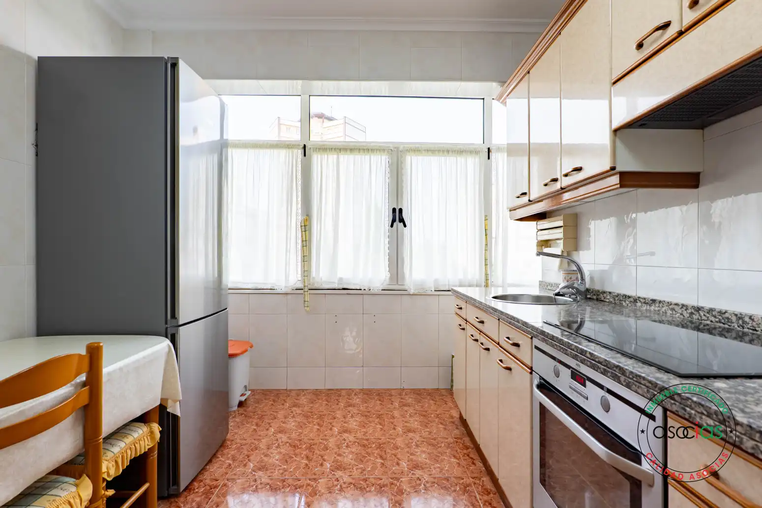 Cuina de Pis en venda en Gijón  amb Calefacció, Parquet i Terrassa