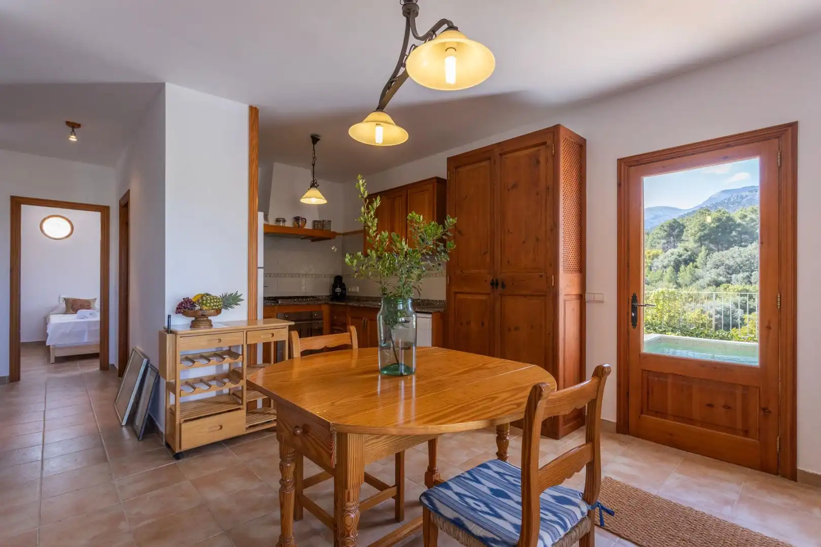 Comedor de Finca rústica de alquiler en Selva con Jardín privado