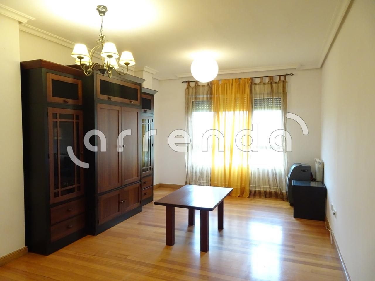 Sala d'estar de Pis de lloguer en Piélagos amb Calefacció i Moblat