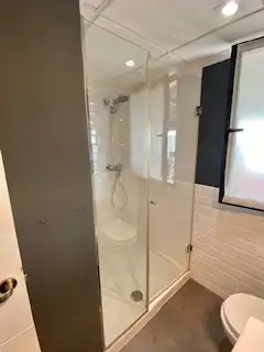 Baño de Dúplex de alquiler en Alicante / Alacant con Aire acondicionado, Calefacción y Terraza