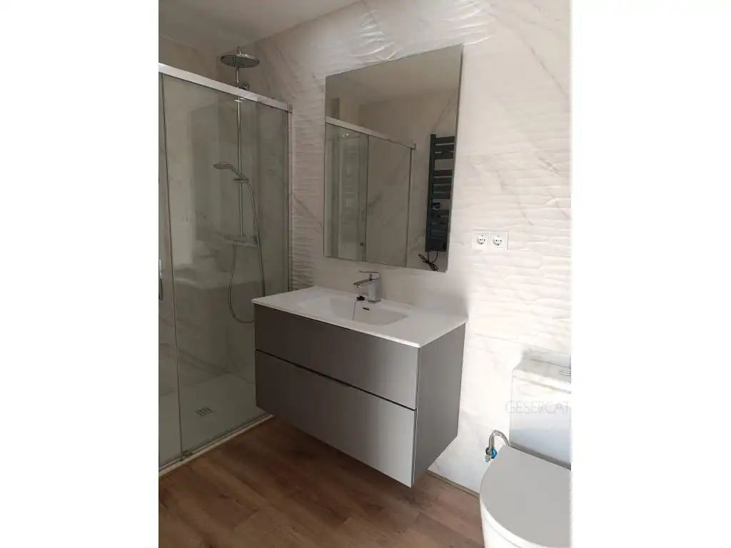 Bathroom of Flat for rent in Sant Cugat del Vallès  with Terrace and Swimming Pool