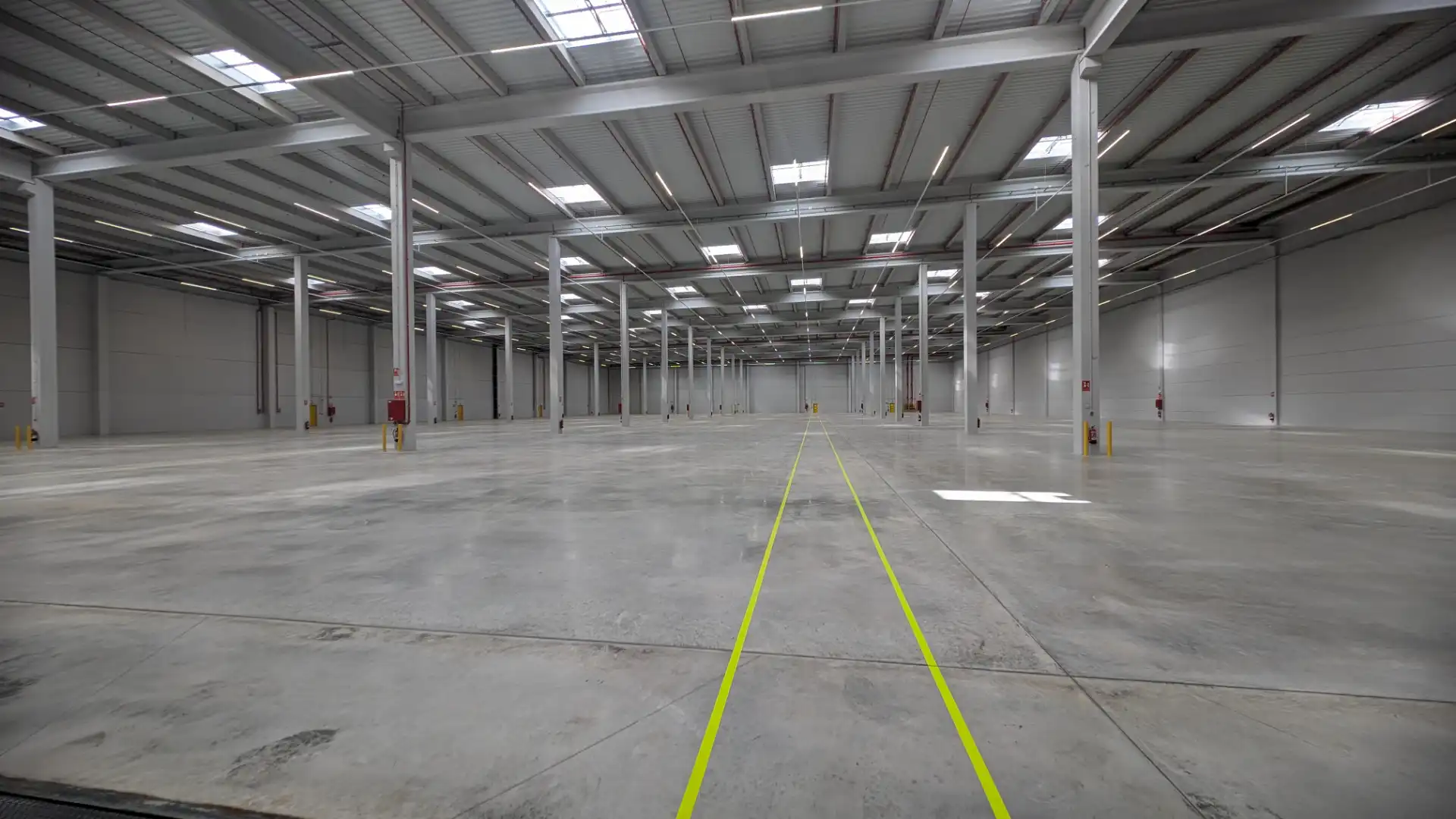 Industrial buildings for rent in Sils  with Heating