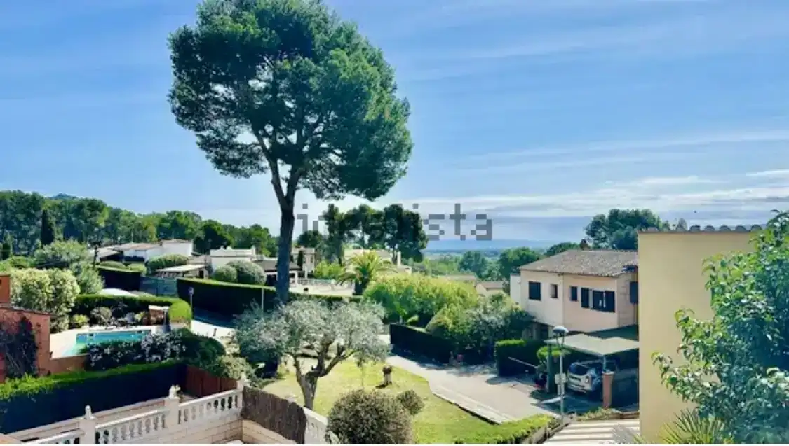 Vista exterior de Casa o xalet en venda en L'Estartit amb Aire condicionat, Piscina i Balcó