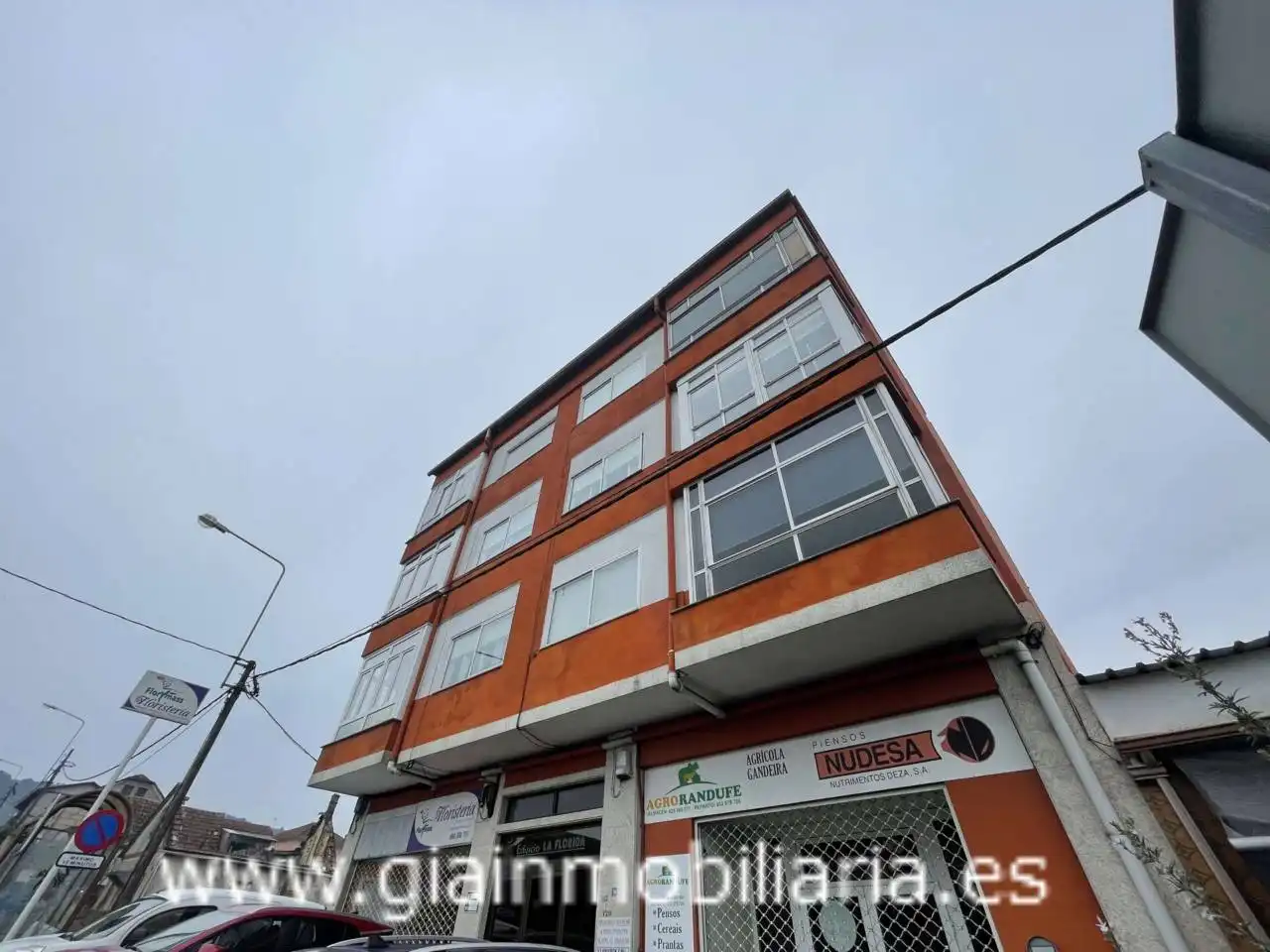 Vista exterior de Local de alquiler en Mos