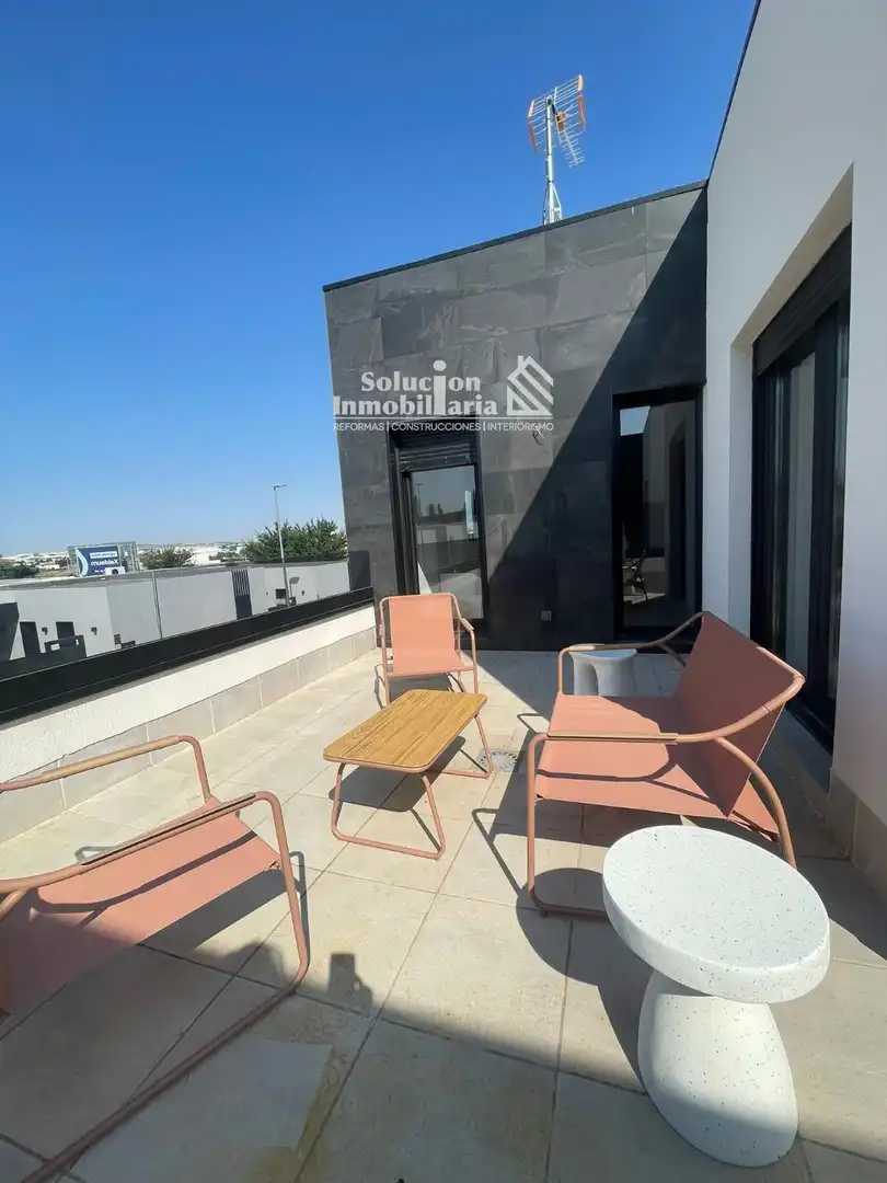 Casa adosada en venta en CALLE PEÑALARA, 14, Carbajosa de la Sagrada