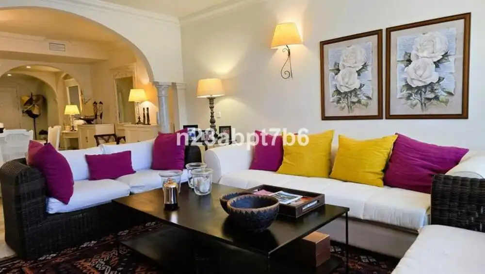 Wohnzimmer von Wohnungen zur Miete in Marbella mit Klimaanlage, Terrasse und Schwimmbad