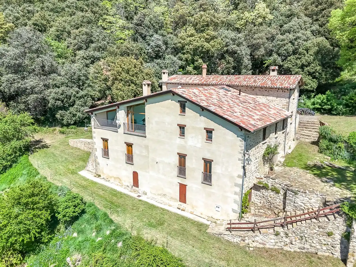Casa rústica con jardín en venta en Sant Joan Les Fonts, imagen 7