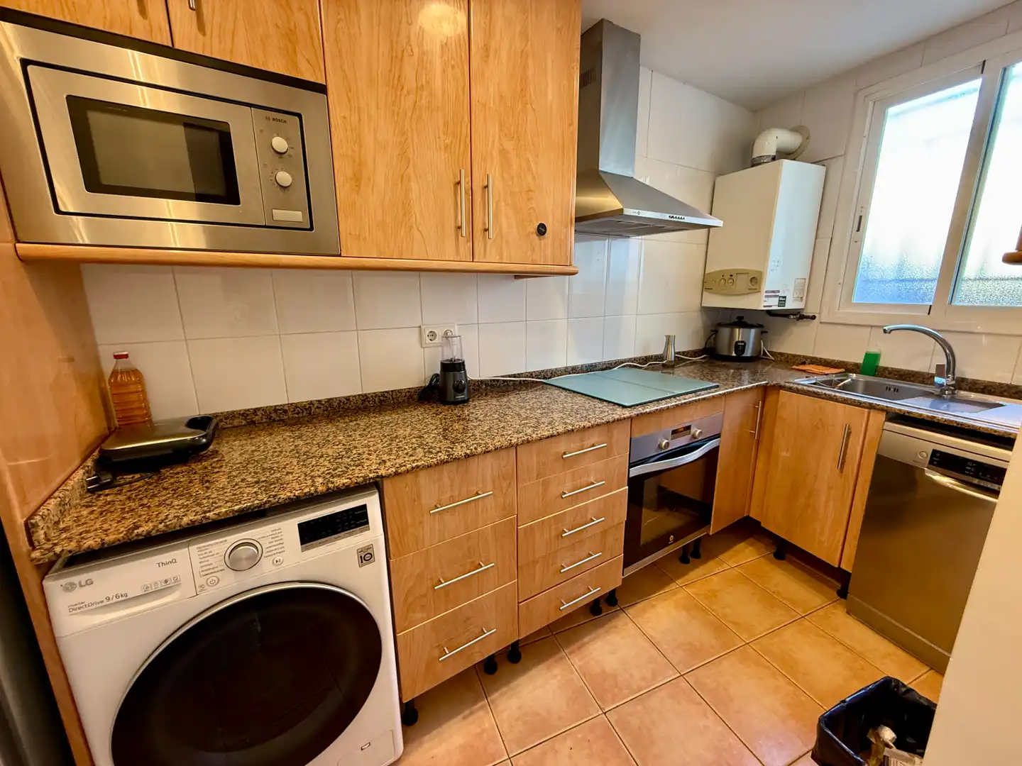 Cocina de Casa adosada en venta en Barcelona con Aire acondicionado, Calefacción y Jardín privado