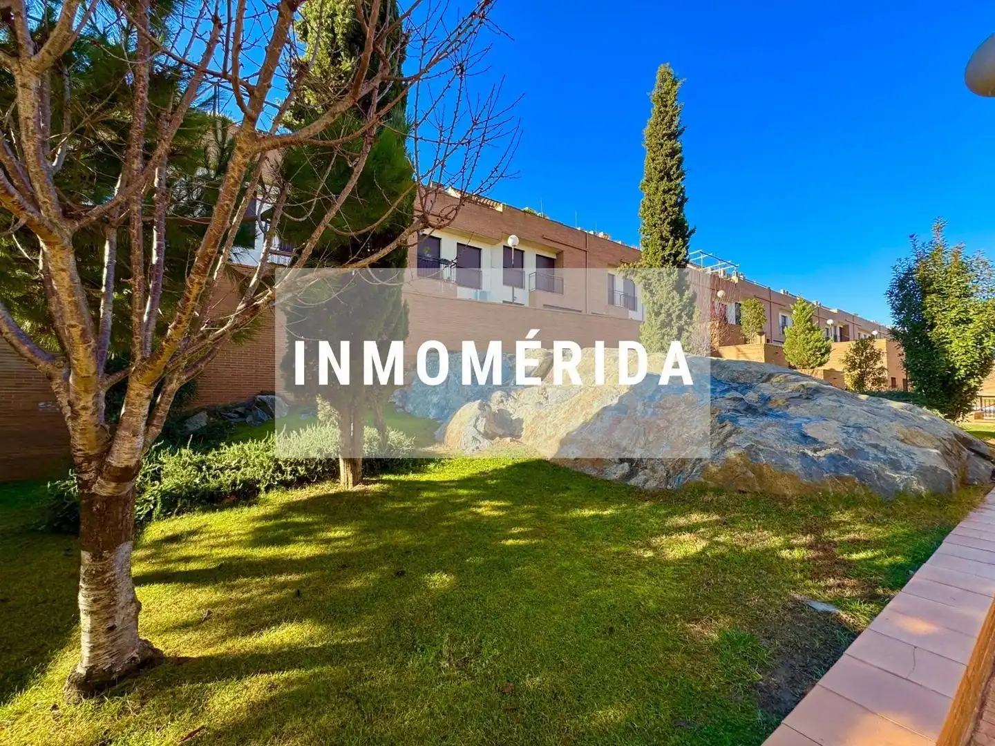 Vista exterior de Casa adosada en venta en Mérida con Aire acondicionado, Calefacción y Jardín privado