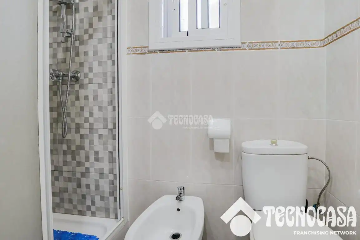 Bathroom of Flat for sale in Sant Vicenç Dels Horts  with Heating