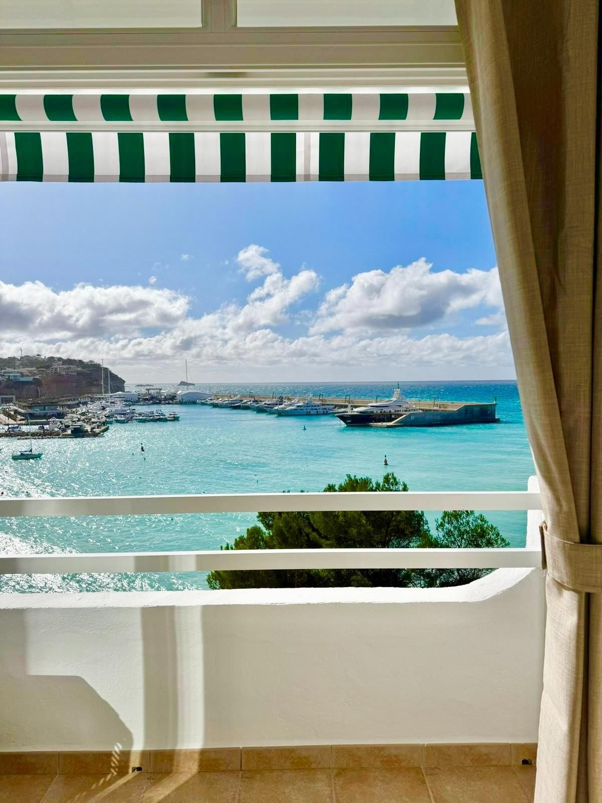 Exterior view of Flat for rent in Calvià  with Air Conditioner, Terrace and Furnished