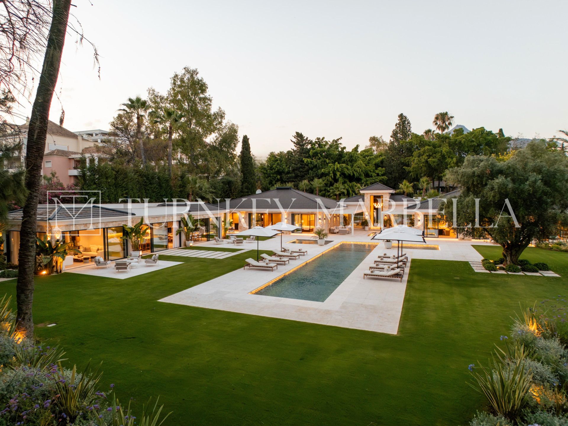Garden of House or chalet for sale in Marbella  with Air Conditioner, Private garden and Terrace
