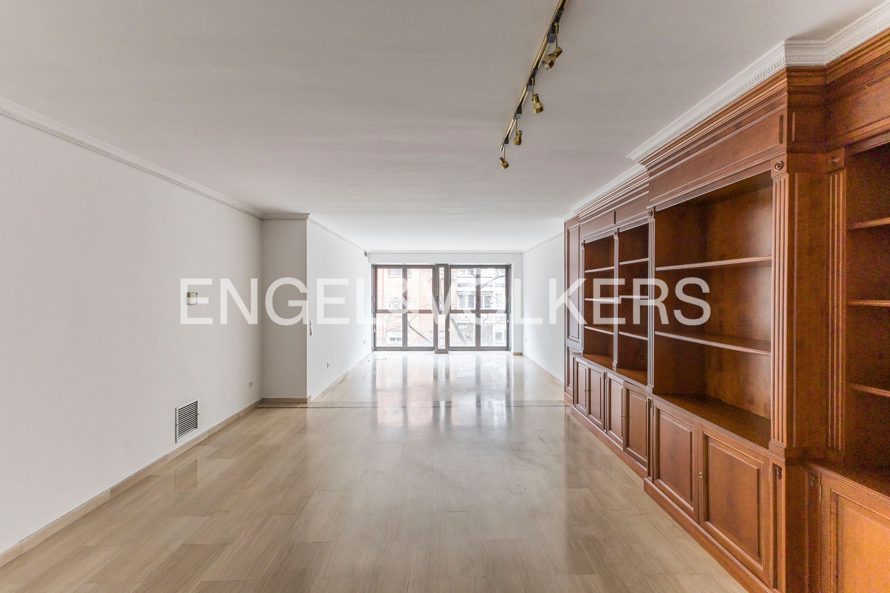 Piso de alquiler en  Madrid Capital con Calefacción y Se aceptan mascotas