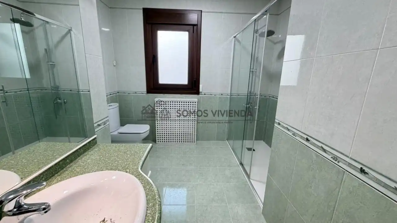 Bathroom of Houses for sale in San Cibrao das Viñas  with Heating, Private garden and Storage room